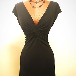 Cocktail dress plunging neckline knotted at bust.